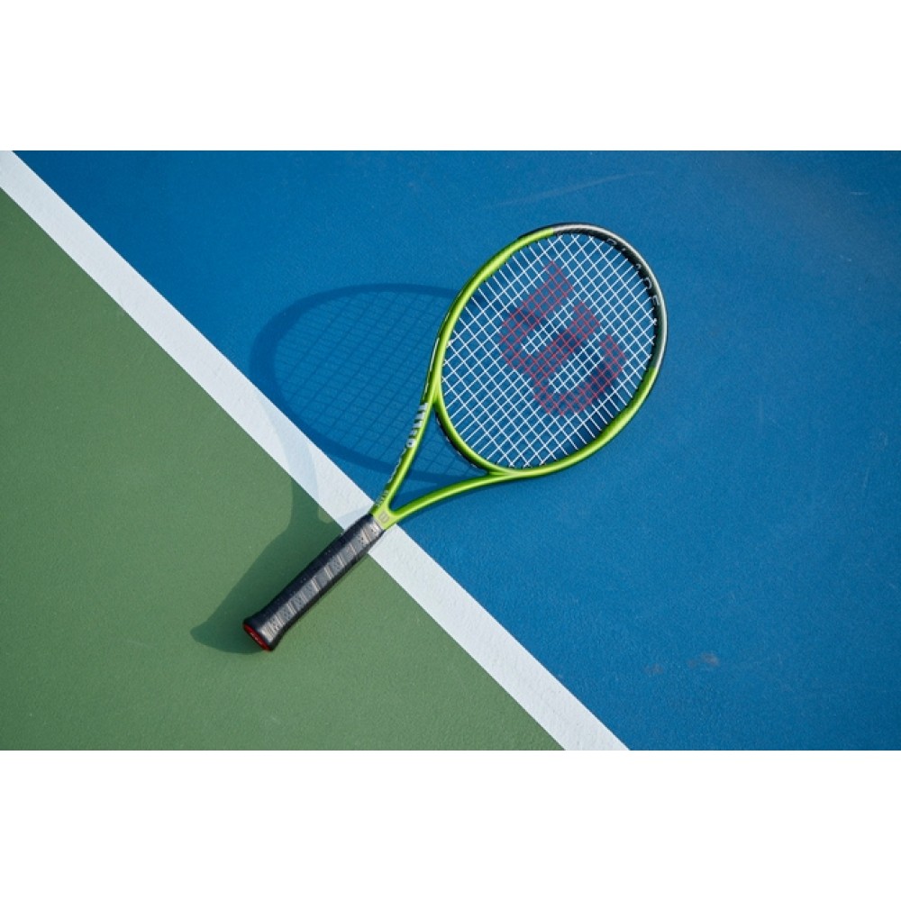 Wilson Blade Feel RXT 105 Tennis Racquet Wilson Blade Feel RXT 105 Tennis Racquet